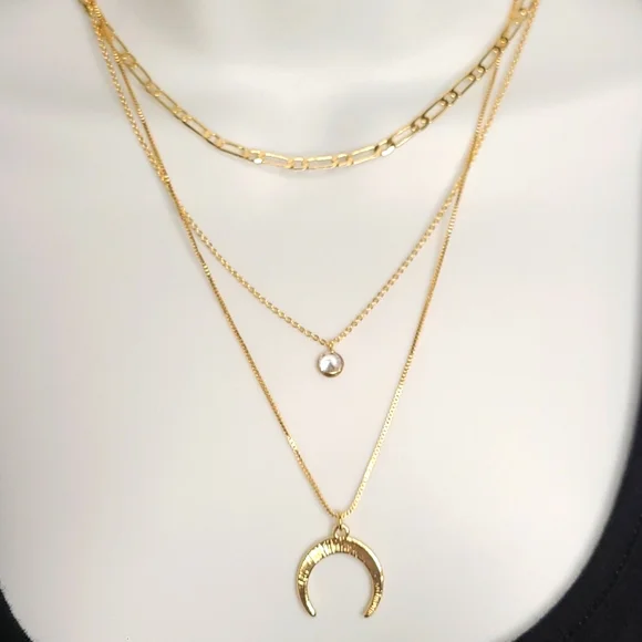 NWT Gold 3-Tiered Necklace/Studs Set - Picture 3 of 5